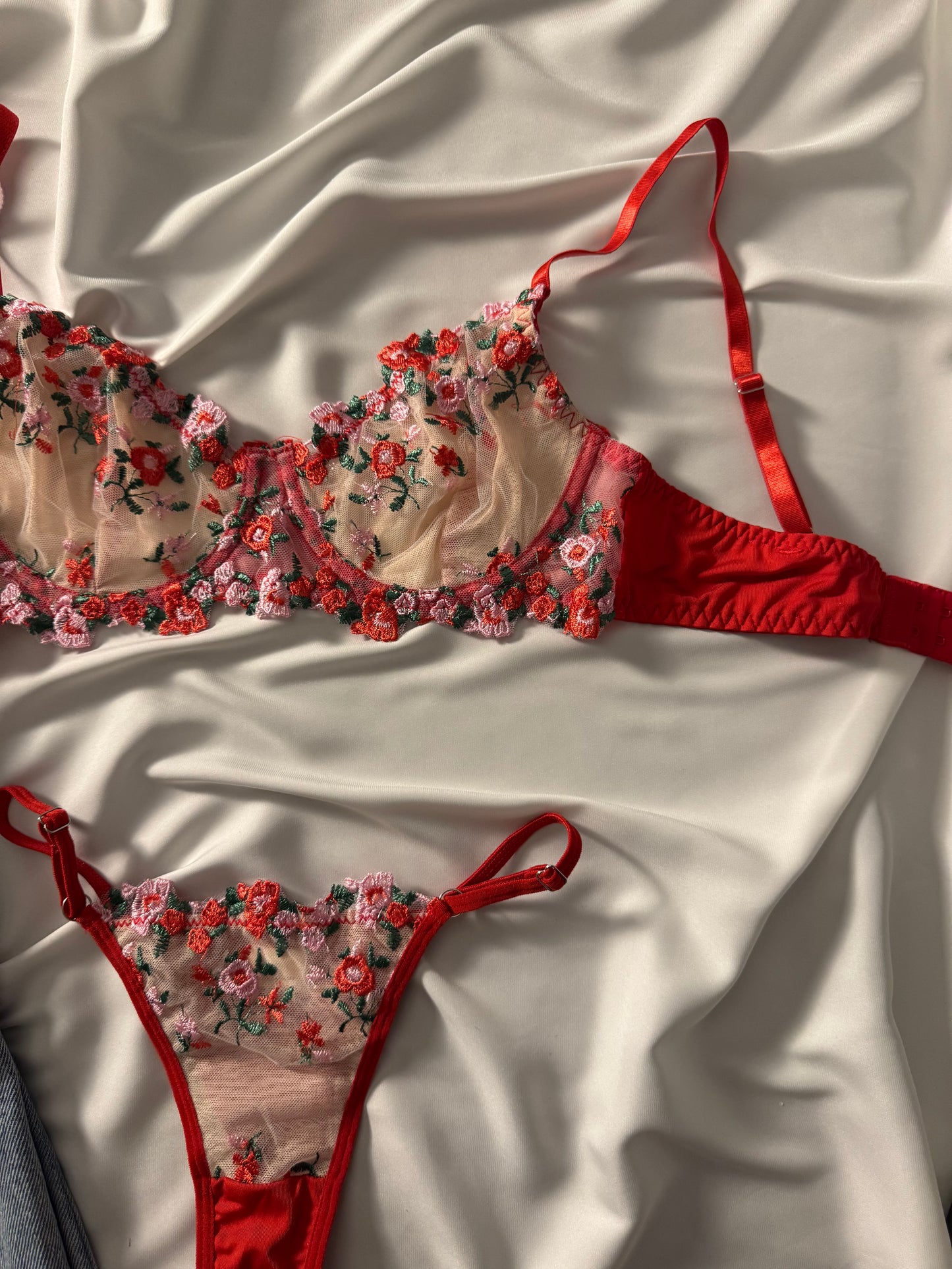 Scarlet Garden Set