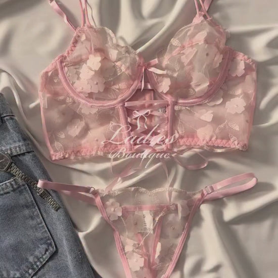 ladies_boutiqe11-3893442725759239880.mp4