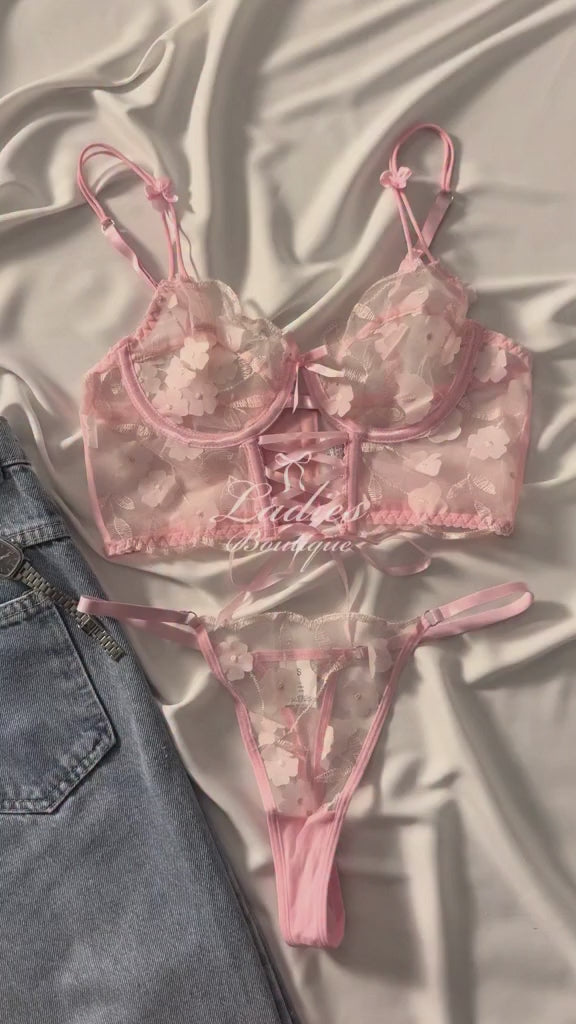 ladies_boutiqe11-3893442725759239880.mp4